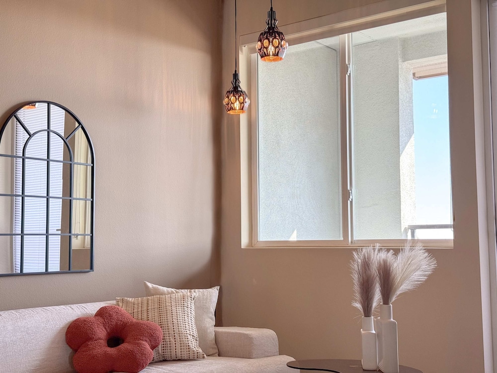 Stylish Getaway W Pool GYM Parking 10 Min to Cedar, Billede 32