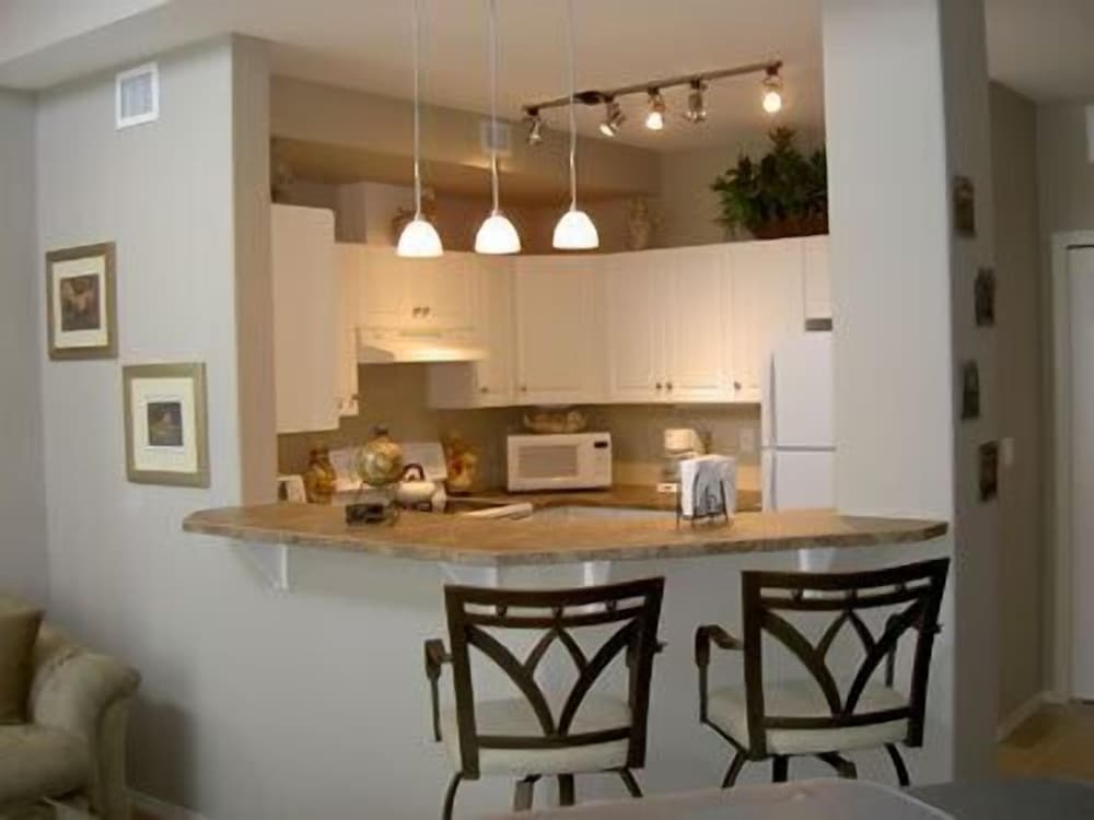 Condo, 2 Bedrooms, Mountain View (248) photo 3