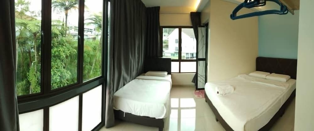 Family Room - Photo 3