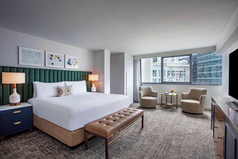 Room, 1 King Bed, Accessible (Hearing) - Photo 3