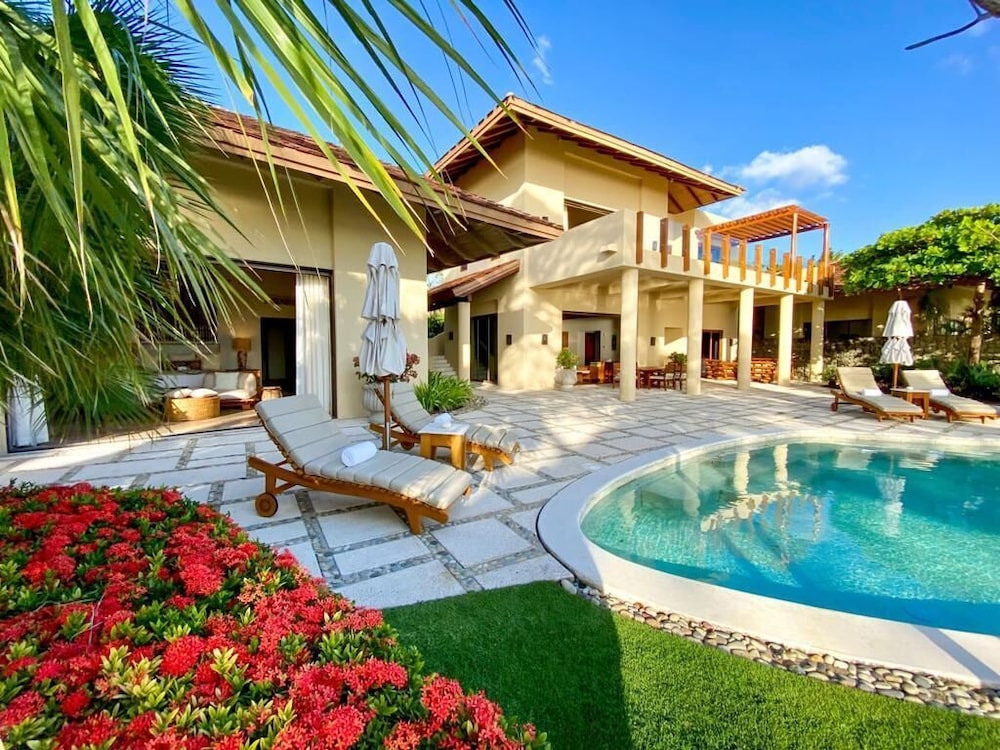 Villa, 2 Bedrooms, Beachfront