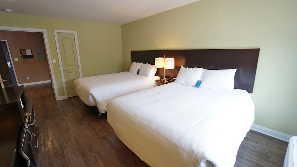 Superior Room, 2 Queen Beds (2 Queen Suite) photo 3