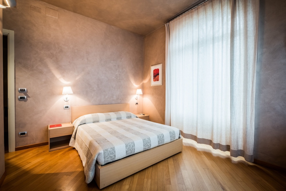Deluxe Double Room, 1 Double Bed, Private Bathroom, Park View photo 2