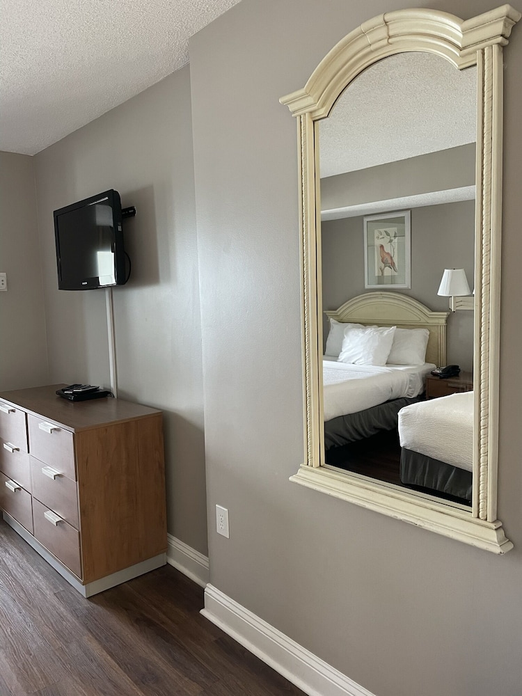 Superior Condo, Ensuite, Ocean View (Cam 2 Queen Studio) photo 2