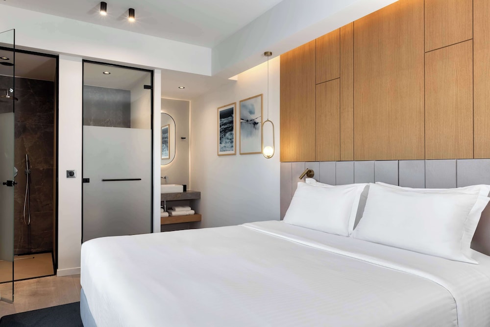 King, Deluxe Room, Jetted Tub, City View