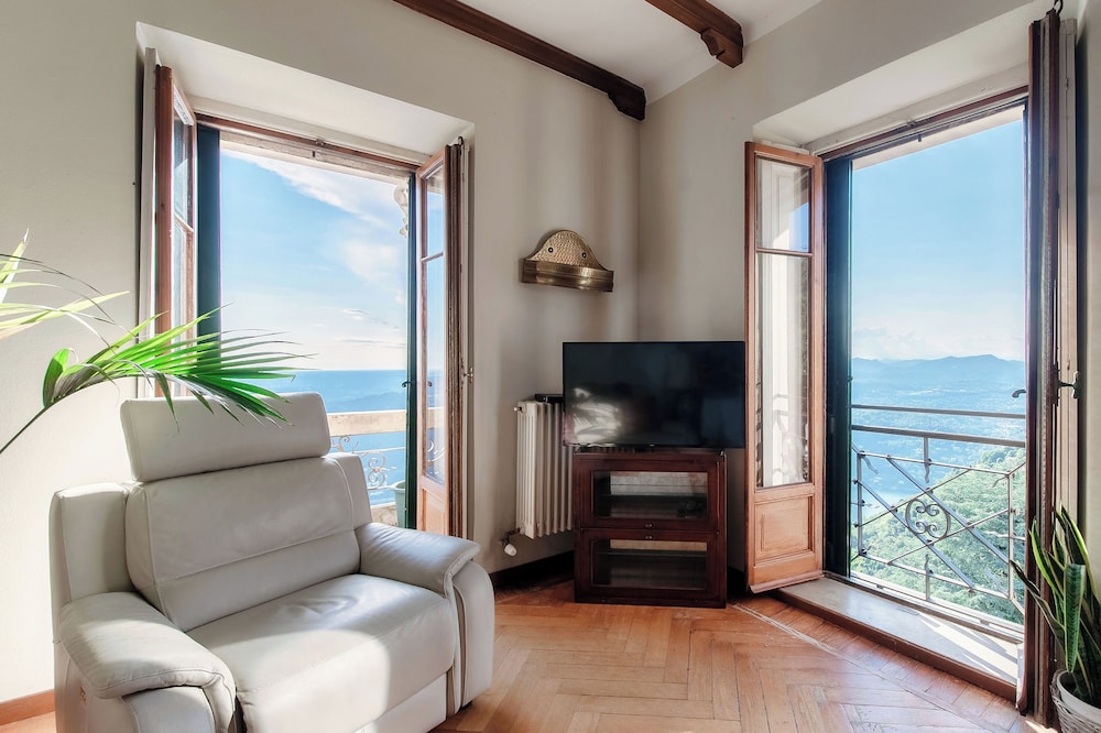 Classic Apartment, Balcony, Lake View
