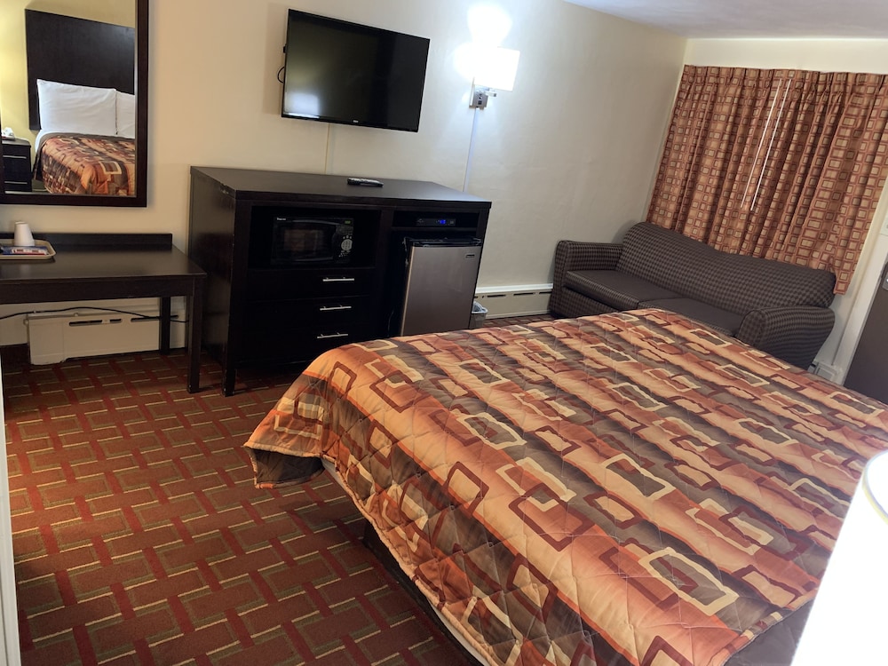 Standard Room, 1 King Bed, Non Smoking - Photo 2