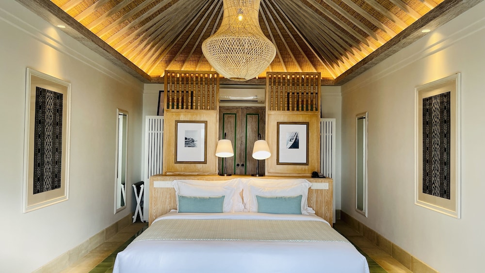 Larantuka Paranomic View Suite
