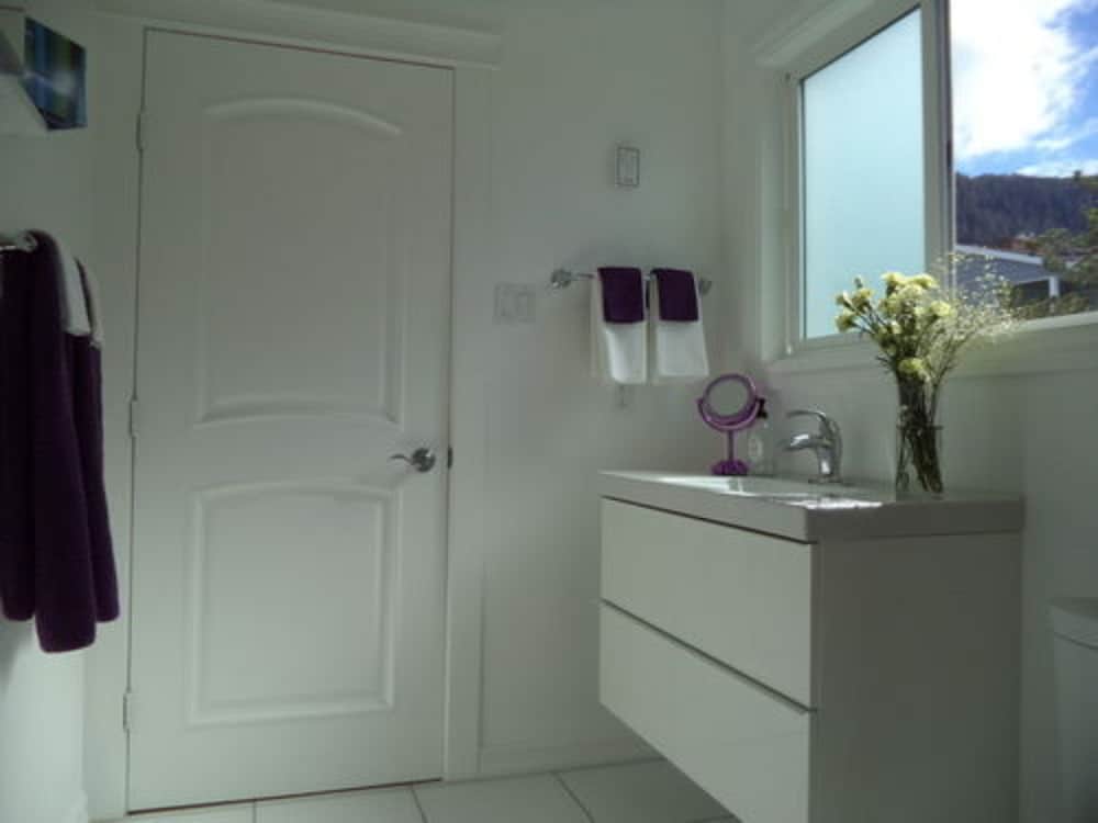 Room (Queen Room Ensuite Bath) photo 1
