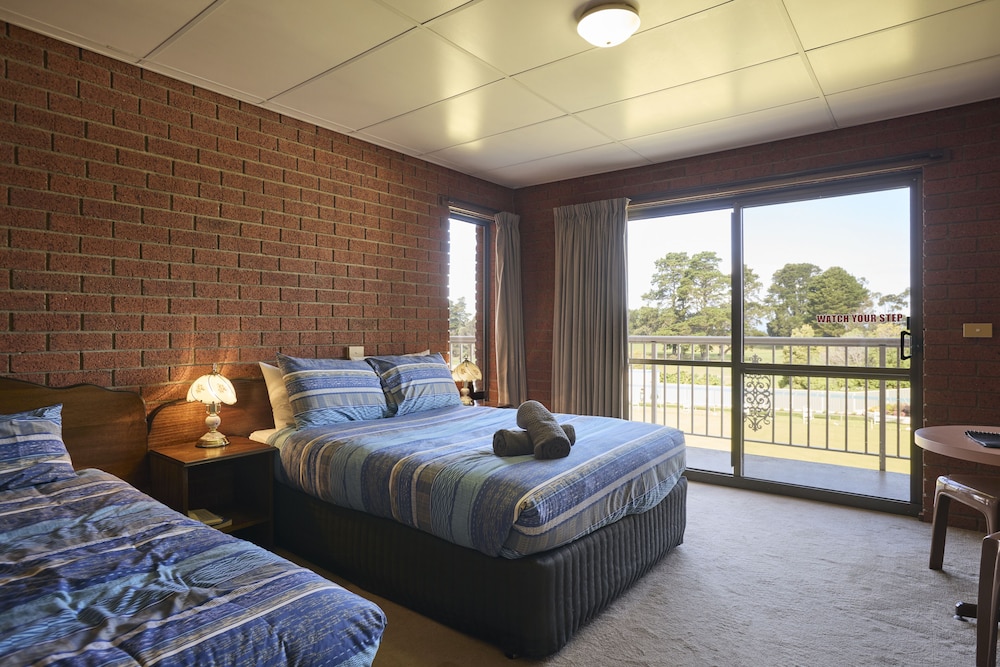 Family Room, Balcony (Standard Room - Family 3)