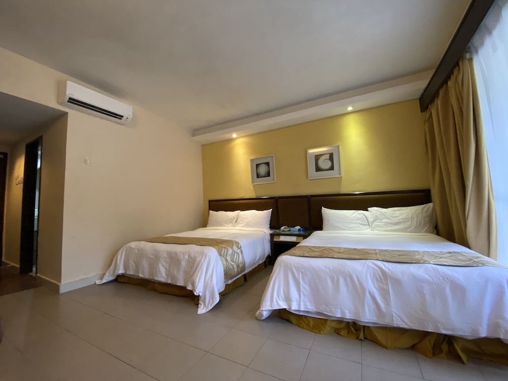 Deluxe Room, 2 Queen Beds photo 2