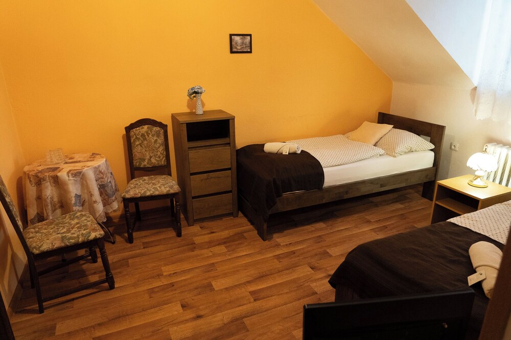 Elite Room