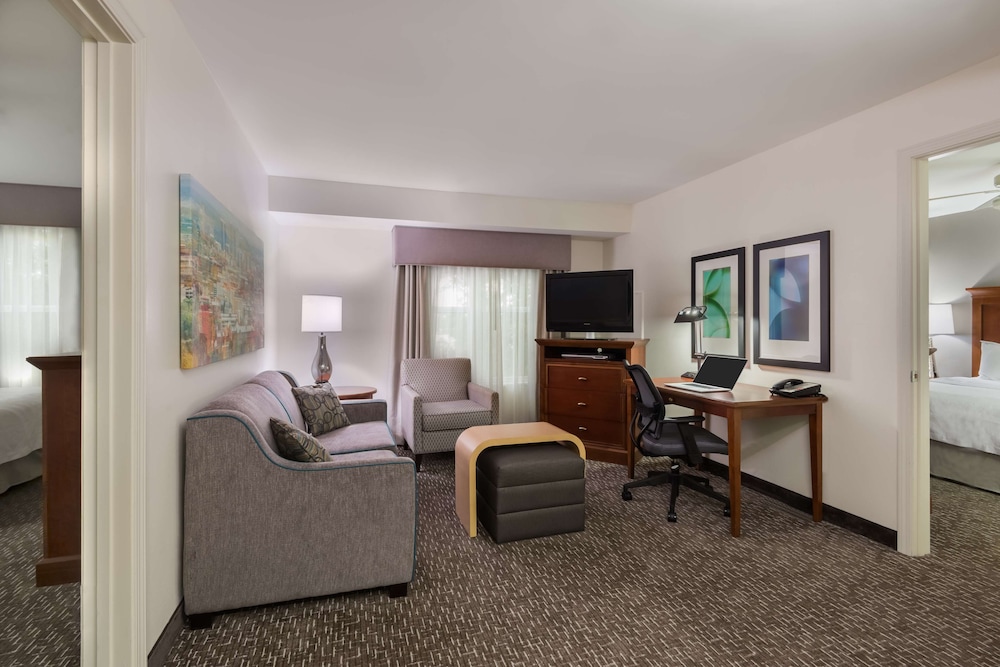 Suite, Accessible, Bathtub - Photo 4