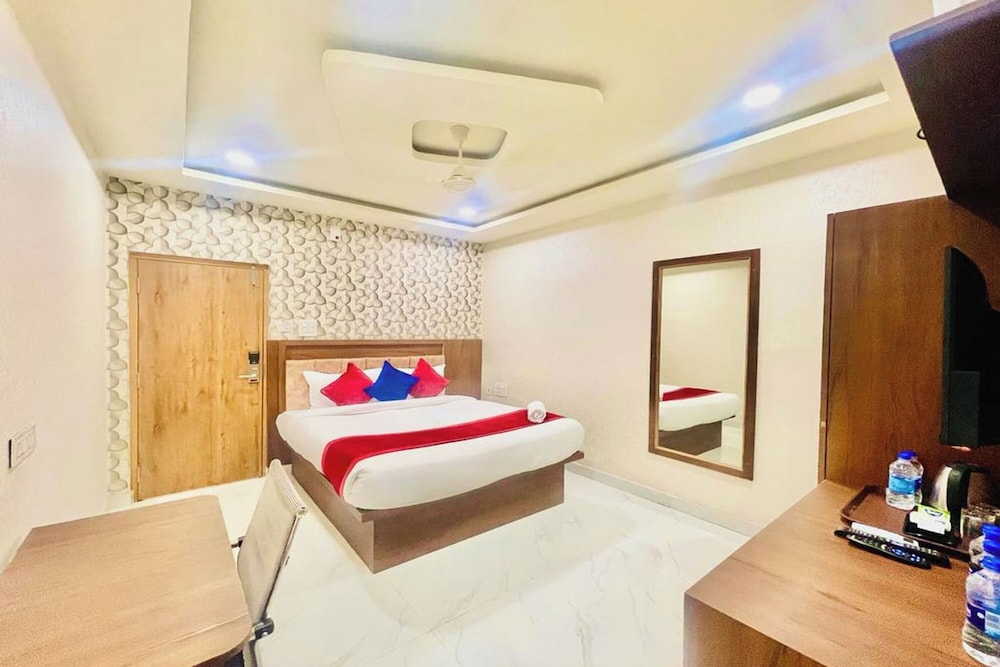Executive Room - Photo 6