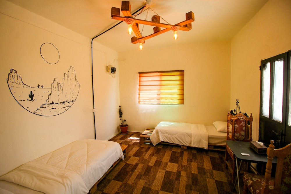 Economy Twin Room photo 1