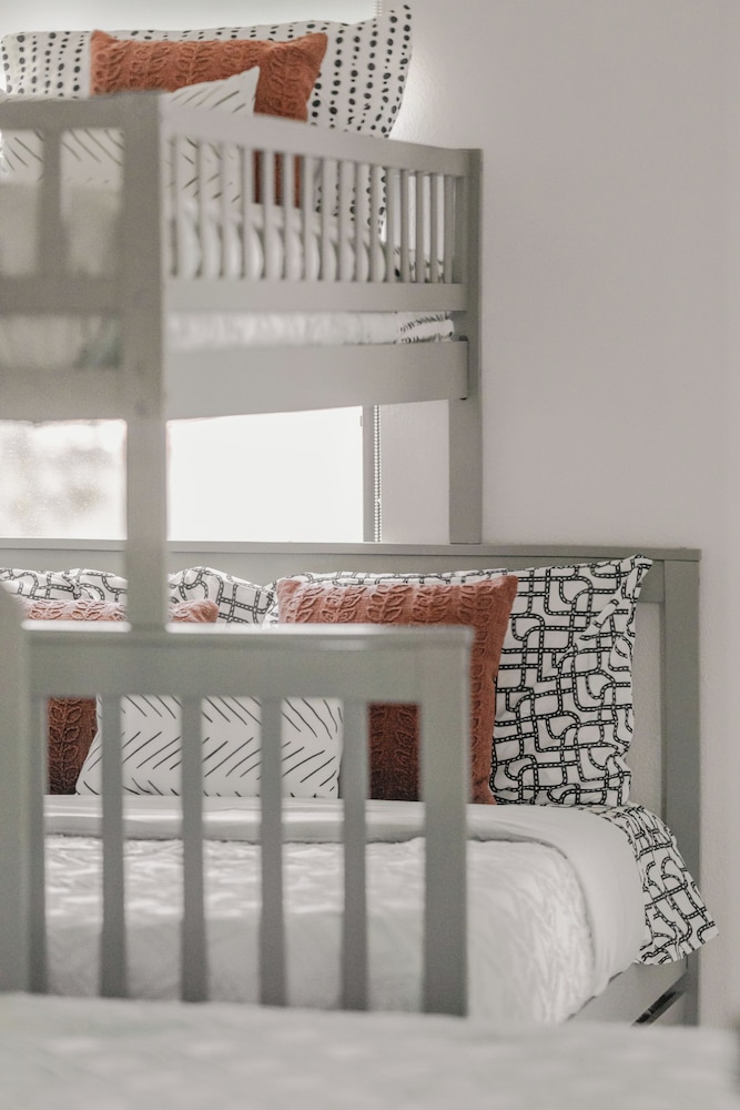 Family Townhome, Balcony, Mountain View