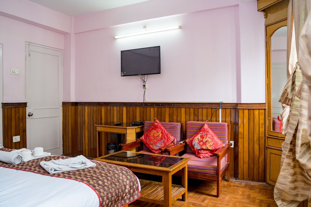 Executive Room - Photo 12