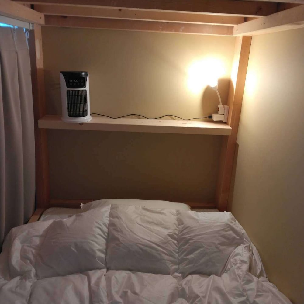 Shared Dormitory, Lanai, Hill View photo 1