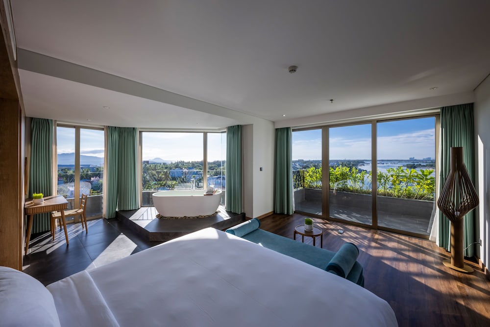Executive Suite with Daily Afternoon tea at VIP Lounge - Photo 7