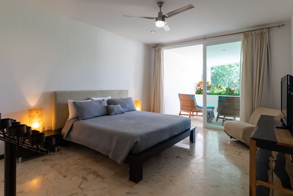3 BR Exclusive Condo Bosque 103