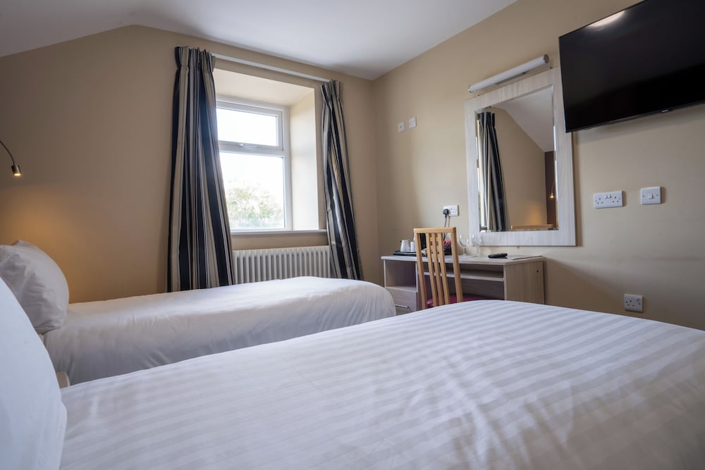 Standard Twin Room, 2 Twin Beds photo 2