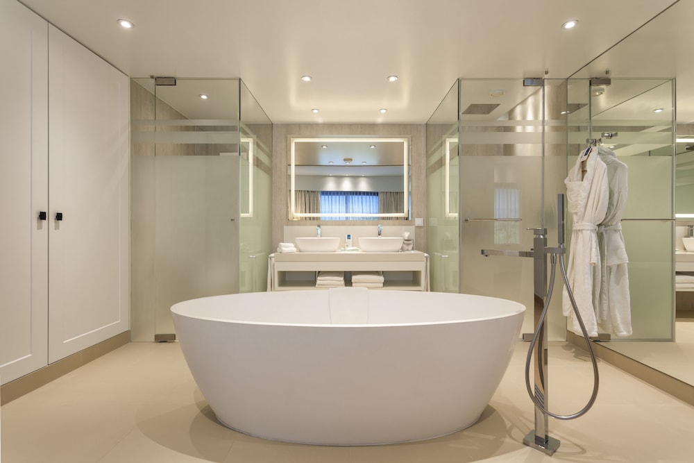 Suite, 1 Bedroom thumbnail 5