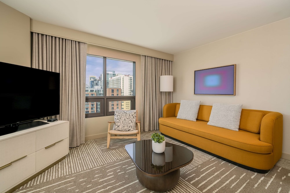 Premium 1 Bedroom Suite - 1 King