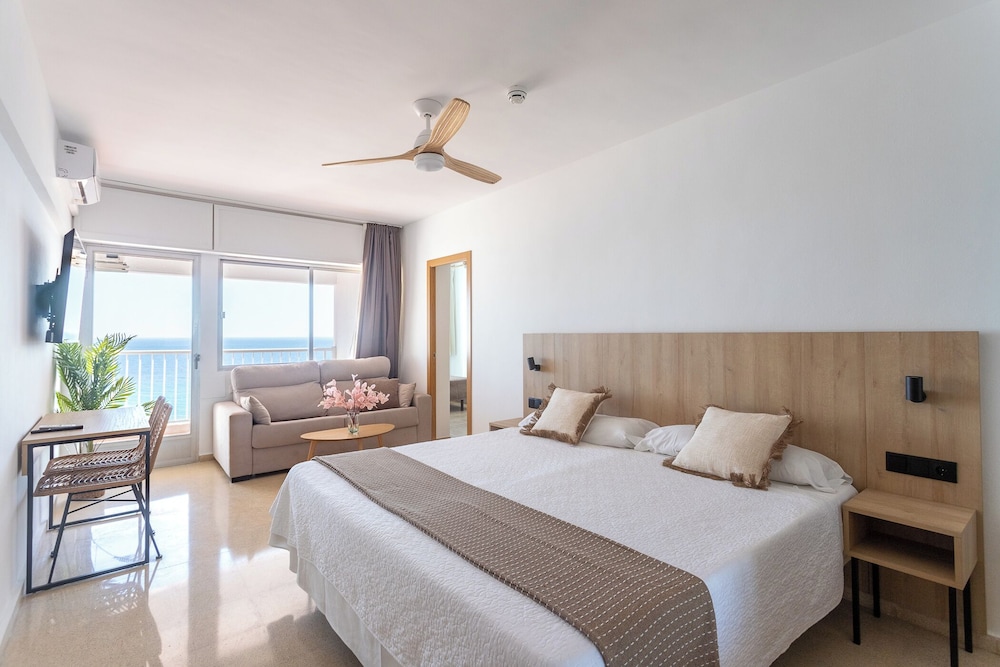 Family Studio, Sea View