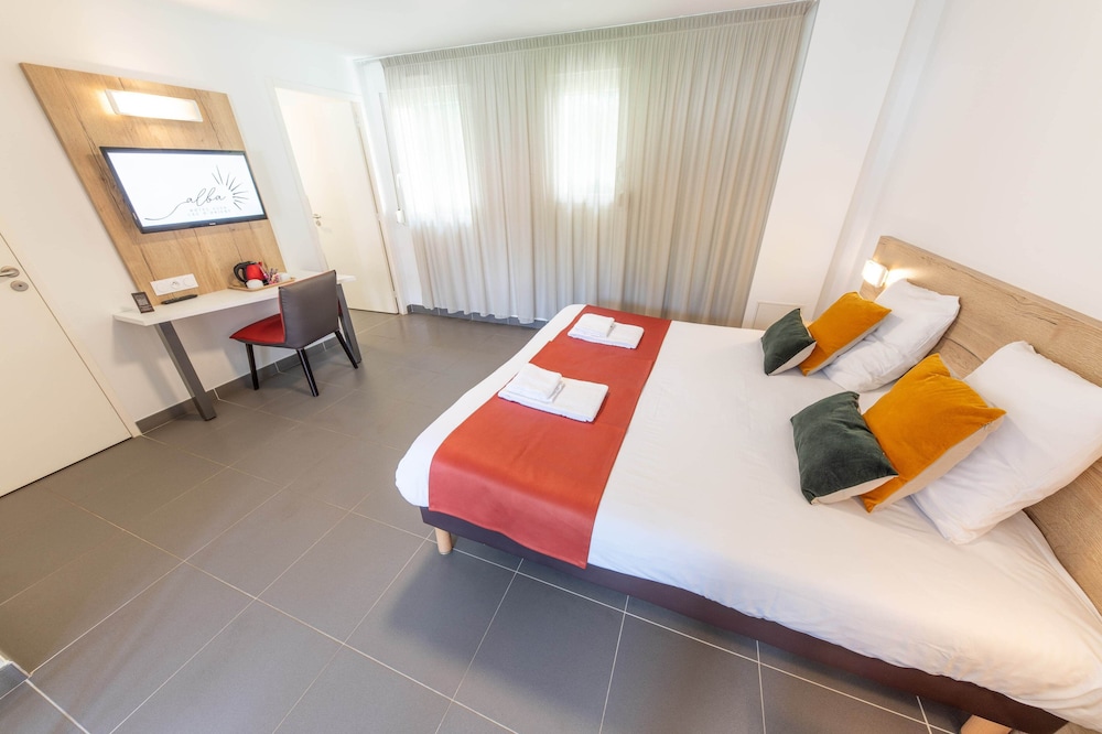 Superior Double or Twin Room - Photo 1