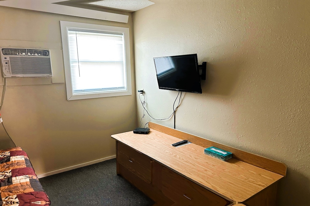 Deluxe Room, 1 Queen Bed, Kitchenette photo 3