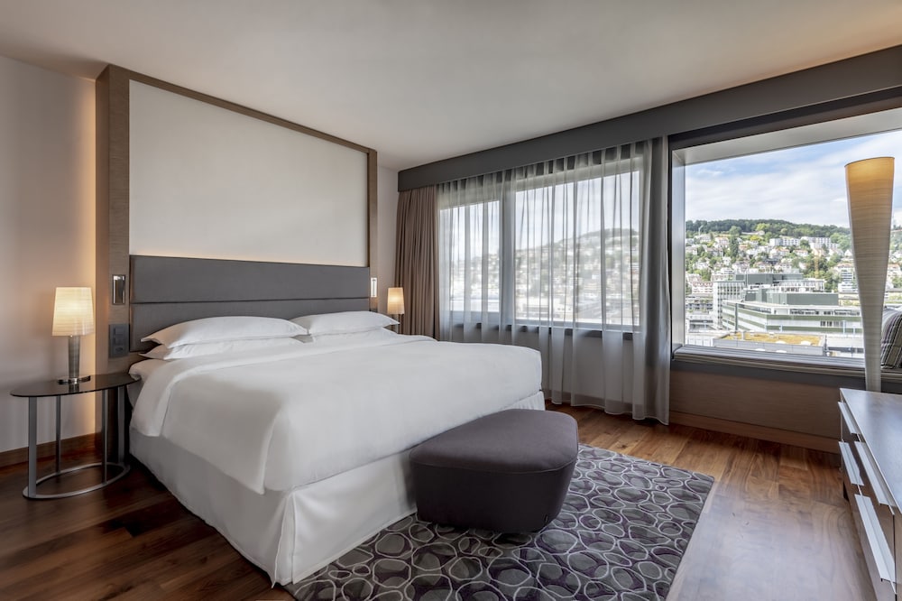 Club Room, 1 King Bed