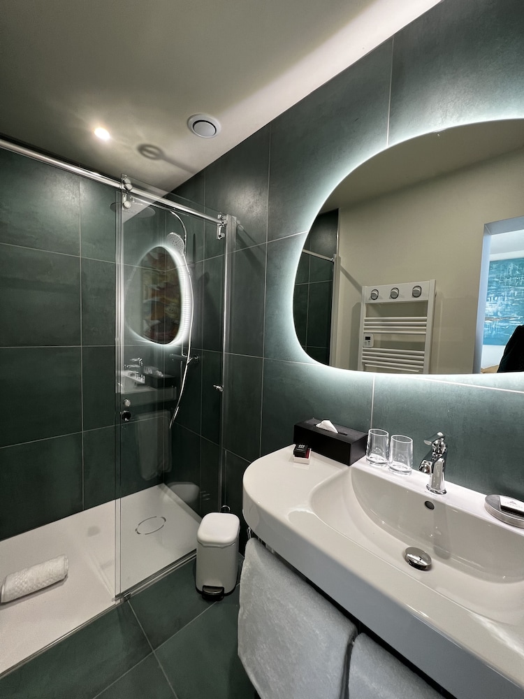 Standard Room, Seine