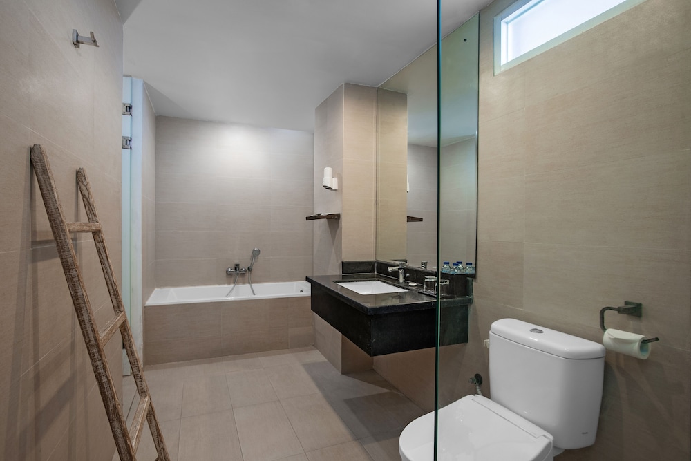 Royal Suite, 2 Bedrooms photo 3