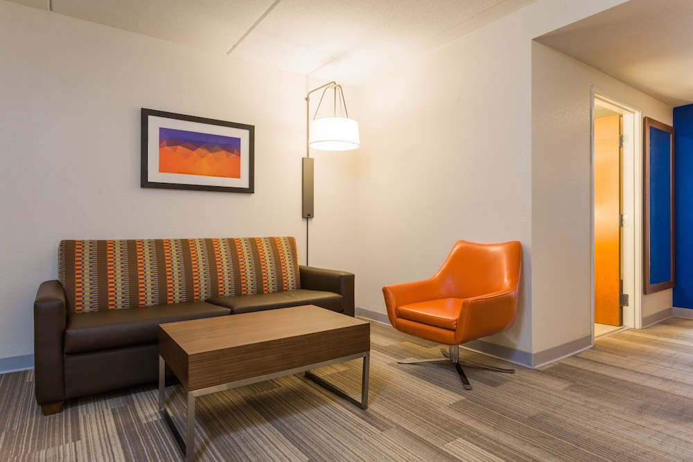 Suite, 2 Queen Beds - Photo 4