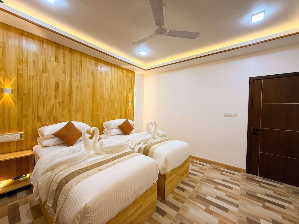 Deluxe Double or Twin Room, 4 Bedrooms, Balcony, City View