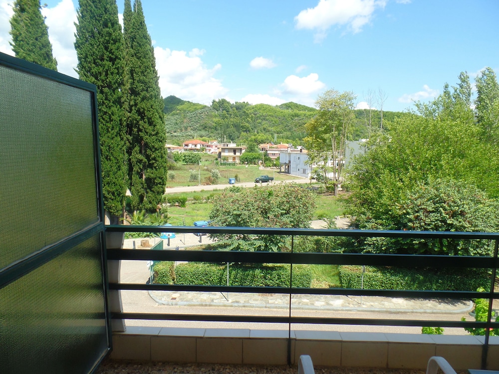 Double Room - Photo 5