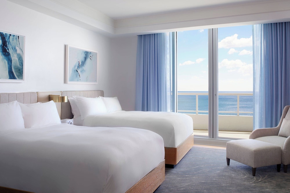 Club Room, 2 Queen Beds, Oceanfront - Photo 6