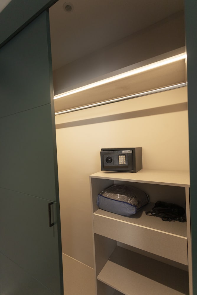 Standard Quadruple Room photo 2