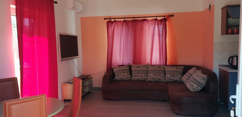 Comfort Apartment (3)