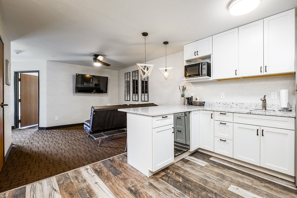 Family Suite, 1 Bedroom, Patio, Mountain View photo 1