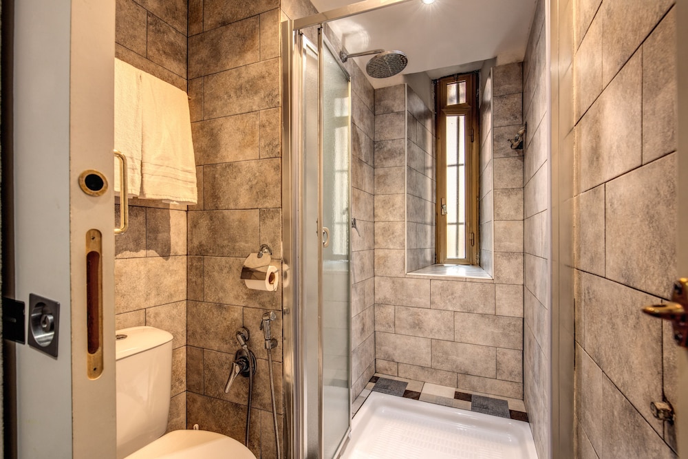 Single Room, Shared Bathroom ( Via Principe Amedeo, 62) photo 3