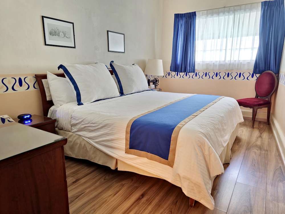 Classic Room, 1 King Bed - Photo 3