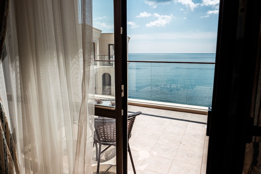 Apartment, 1 Bedroom, Sea View photo 2
