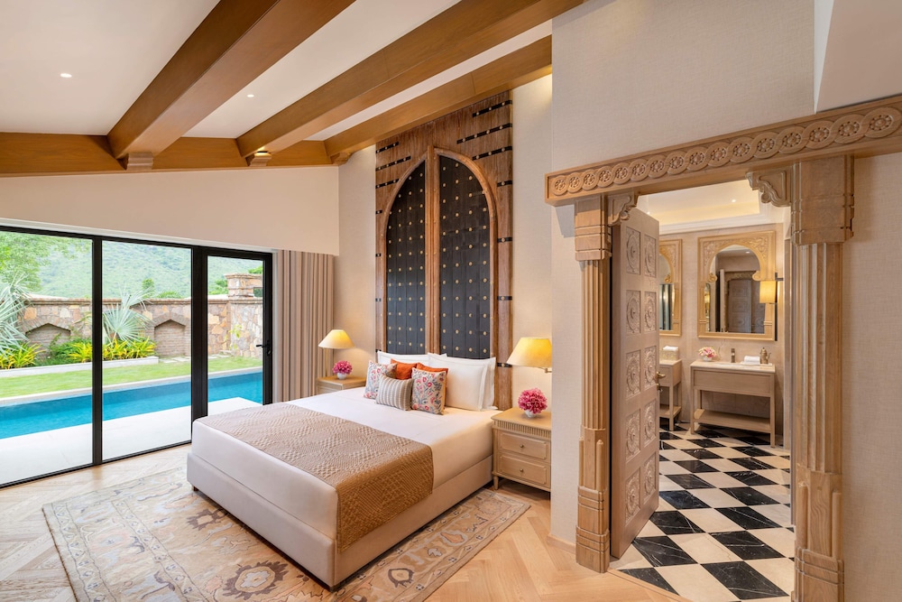 Luxury Villa (Pool & Garden) - Photo 3