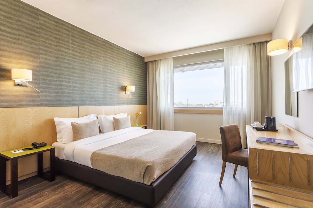 Standard Double or Twin Room - Photo 3