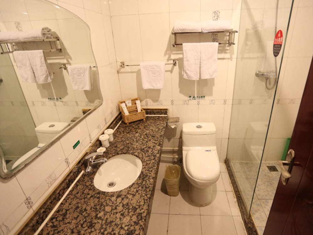 Business Twin Room - Photo 3