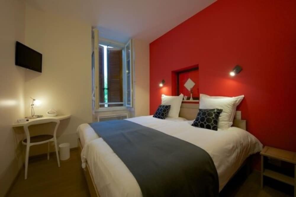Double Room (Rouge Framboise) photo 1