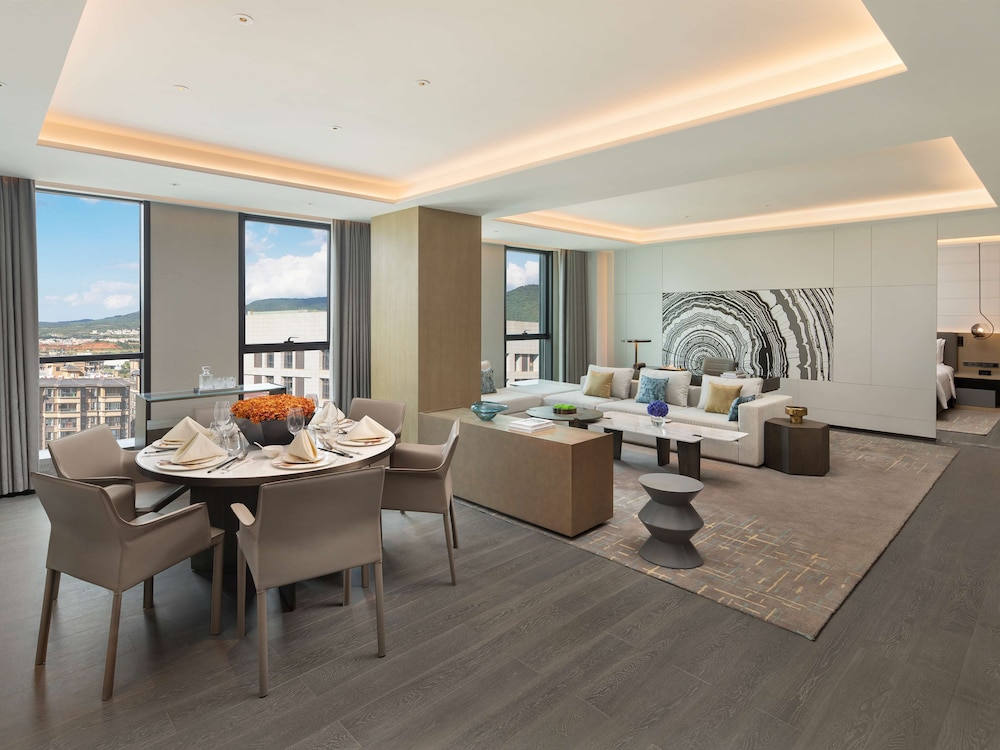 King Premier Suite - Photo 1