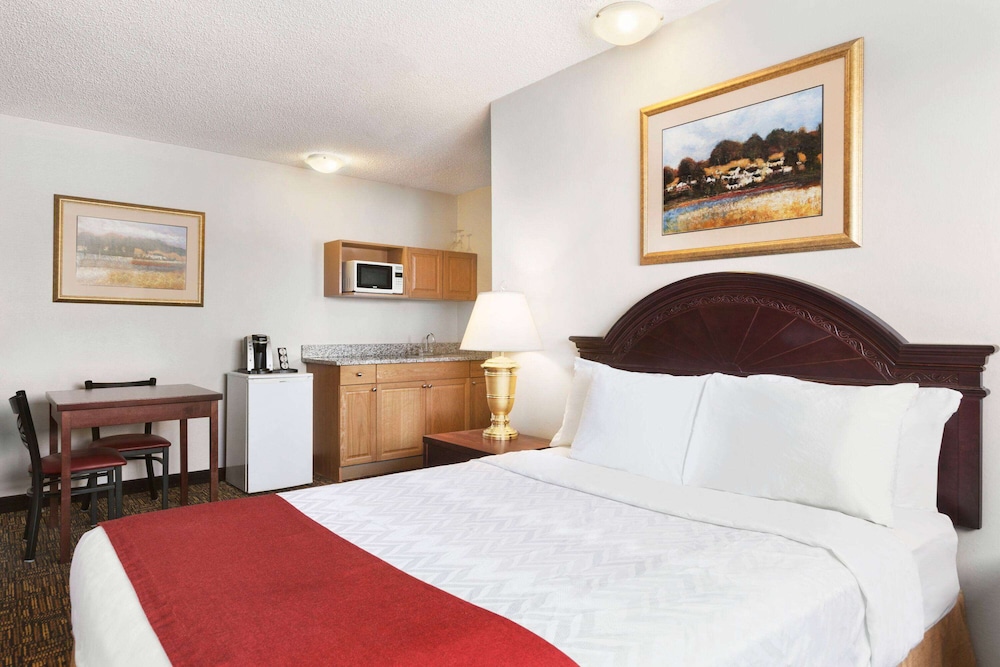 Suite, 2 Queen Beds - Photo 1