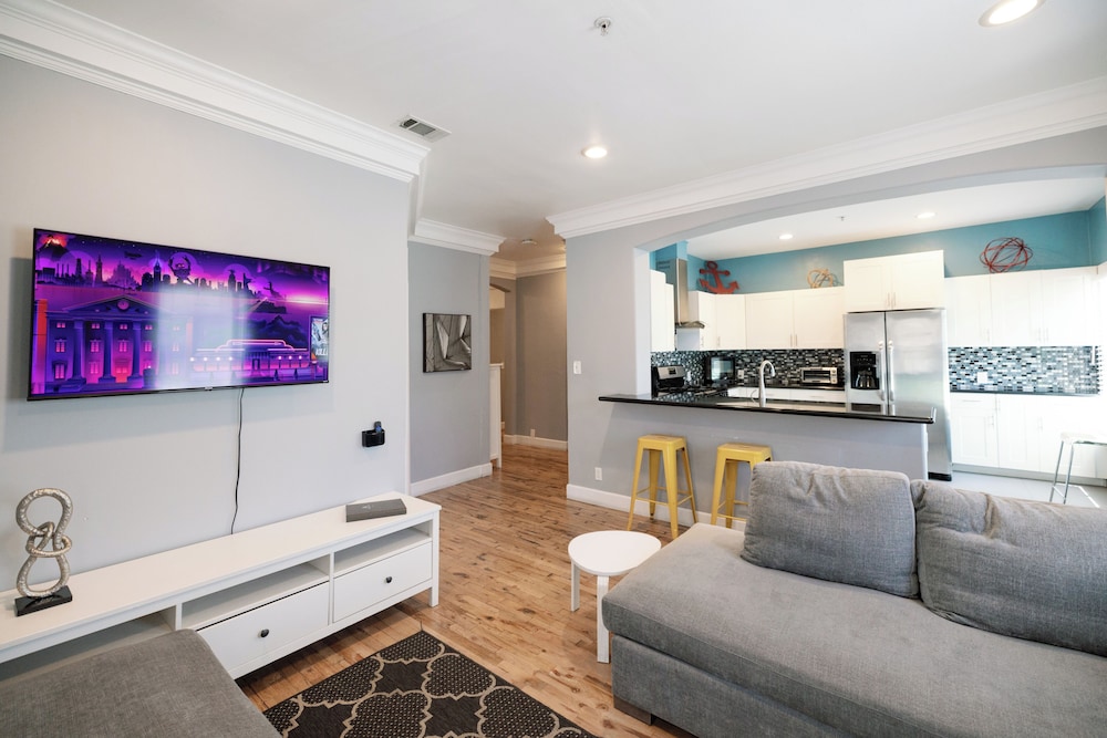 Spectacular 2 Bedroom Suite